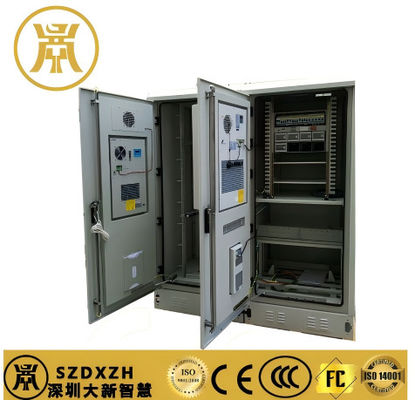 Contenitore elettrico impermeabile a due sbocchi Contenitore per batterie antincorrosione con raffreddamento